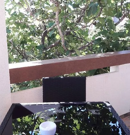 Lucija Apartment Vir