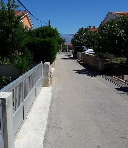 Lucija * 维尔